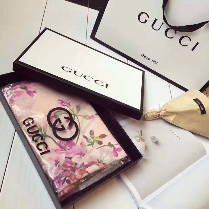 GUCCI スカーフ シルク