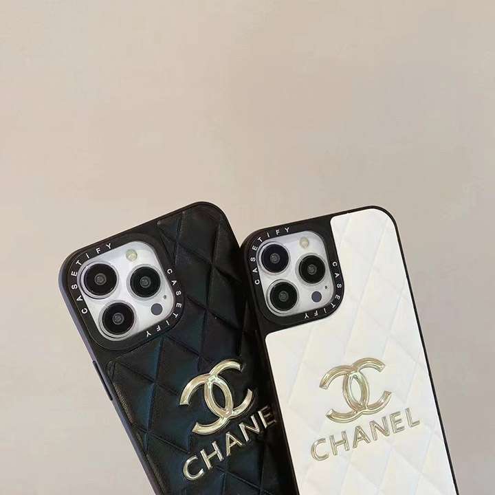 iPhone 13 Pro カバー chanel