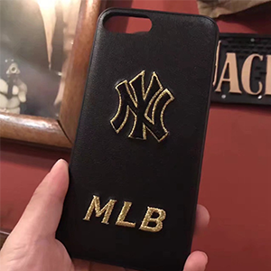 MLB iphone7s ケース 刺繍 ゴールド