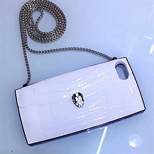 iphone8plusケース ブルガリ ホワイト