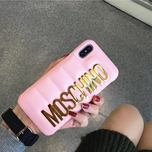 moschino iphonexケース ピンク